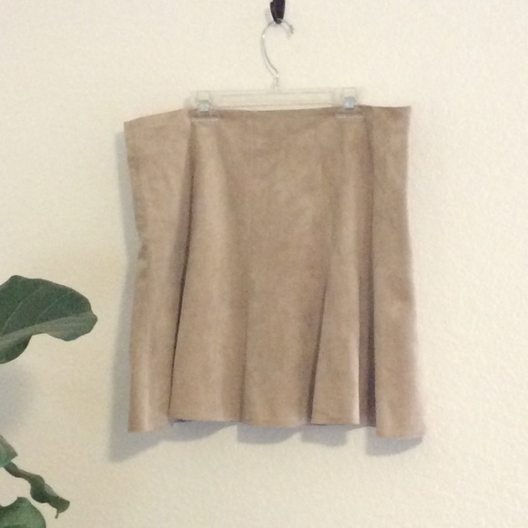 BCBGMaxAzria Dresses & Skirts - BCBGMAXAZRIA Tan Suede Skirt - Size L